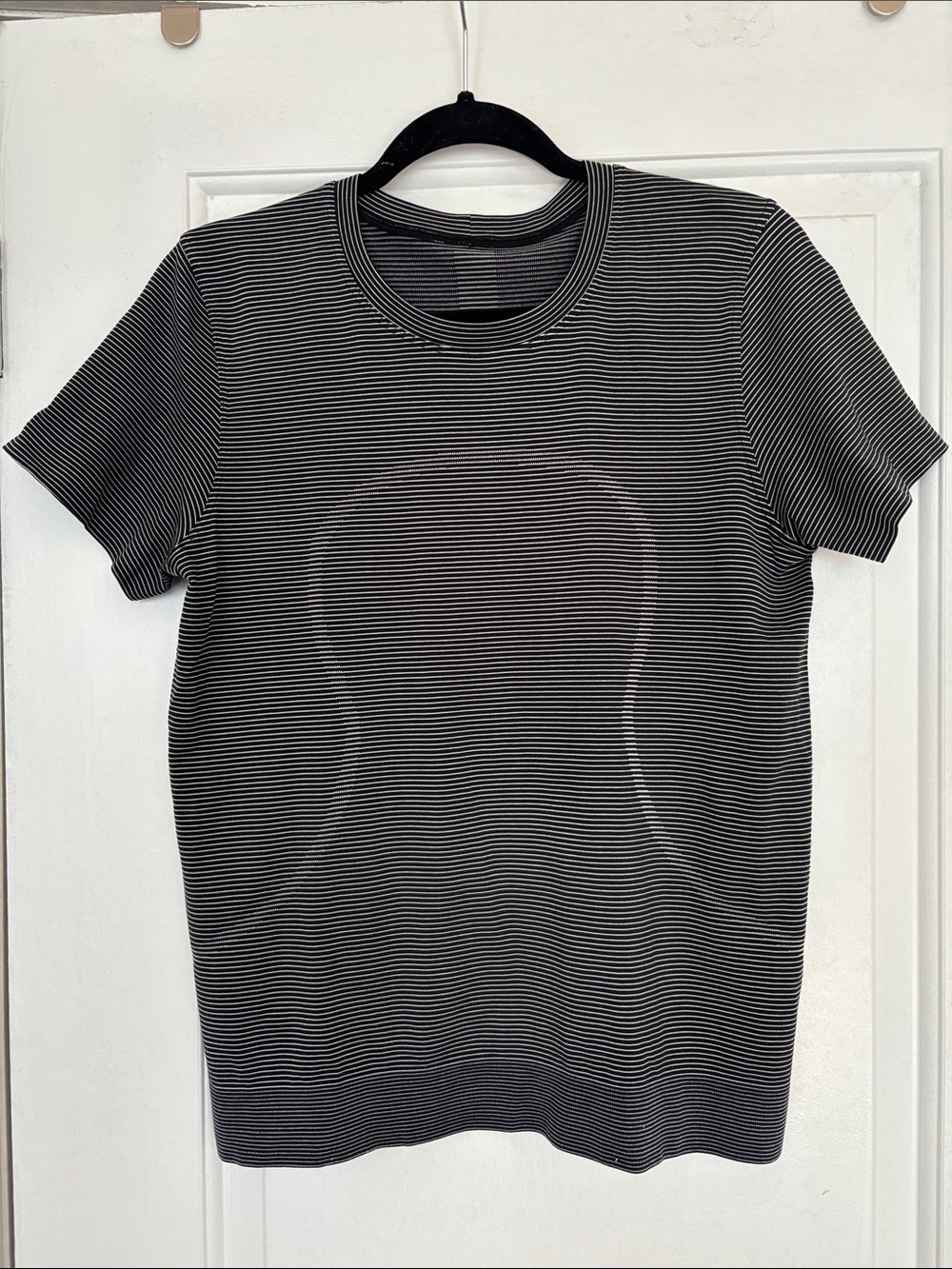 Lululemon Swiftly Relaxed Short Sleeve, Black Stripe, size 8